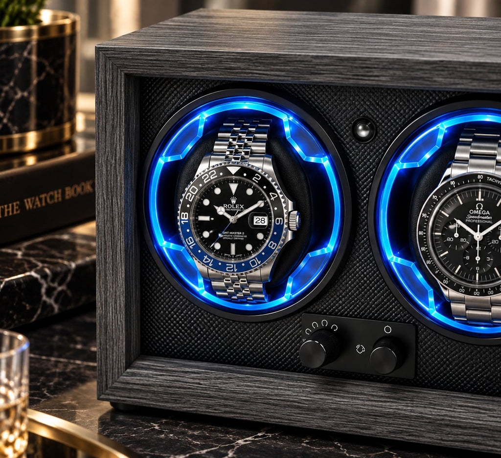 Gros plan sur les deux logements, une montre plongeuse et une montre chronographe