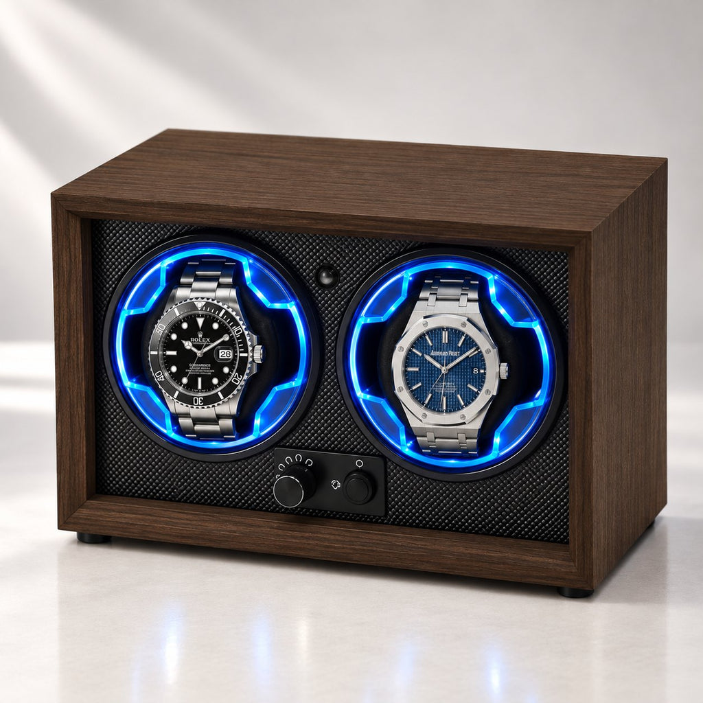 Caisson noyer vu de face, deux logements ouverts cerclés de bleu, une montre acier et une montre à cadran bleu